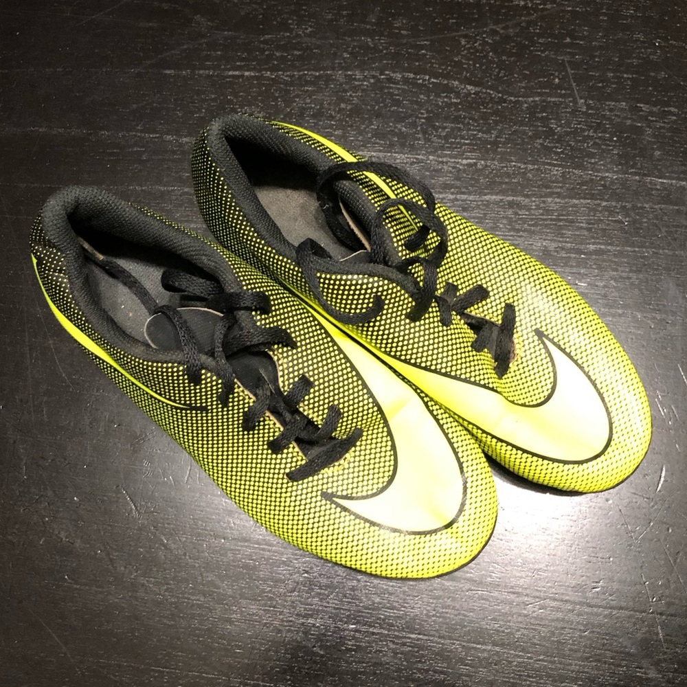 Nike Kids Neon Green and Black Sports Soccer Cleats - Picture 2 of 13